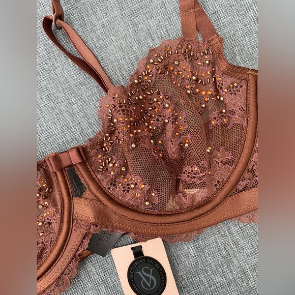 Victoria's Secret Other - BNWT Designer Collection Victoria’s Secret Lace and Beaded Unlined Bra